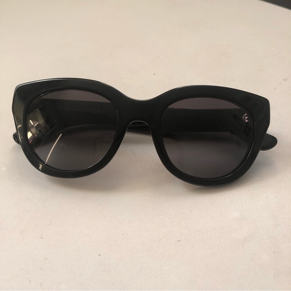 Hugo Boss women’s sunglasses - Picture 6 of 8